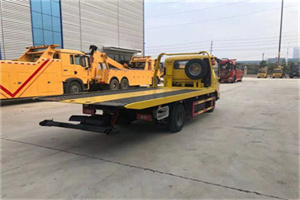 古塔非事故拖车