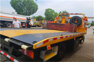 古塔附近拖车电话号码服务