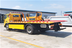 古塔附近吊车电话